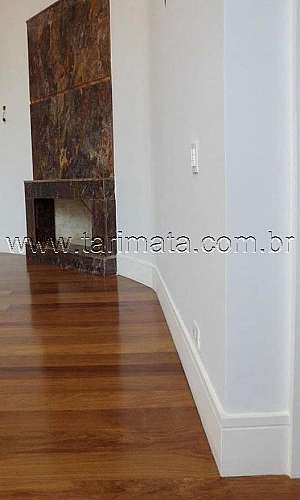 Rodapé de MDF branco Rodapé de MDF branco